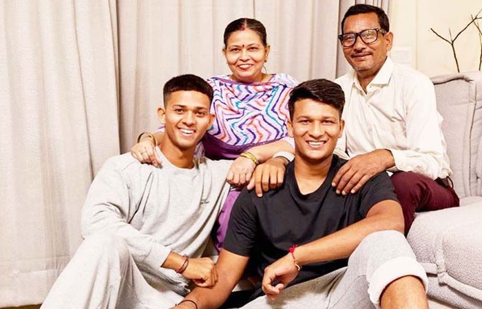 Yashasvi Jaiswa lFamily Photos